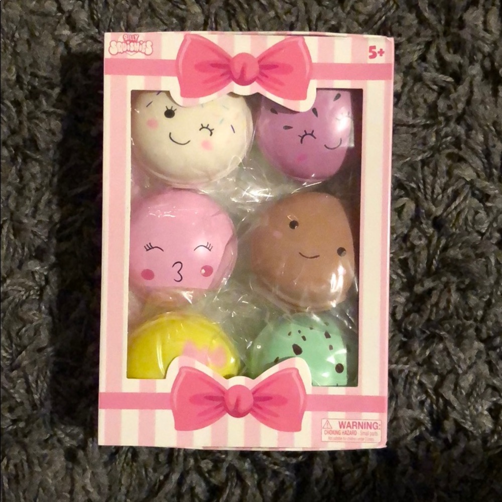 Silly Squishies macaroons NIP